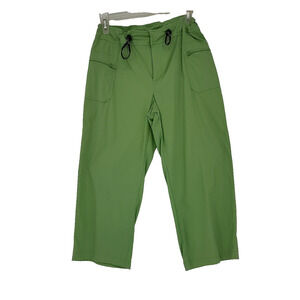 Danskin Woman Green Cropped Pants Size Small Cargo Zip Pockets Adjustable Waist